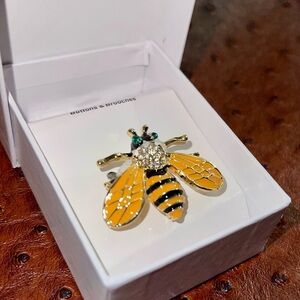 Elegant Gemstone Bee Brooch in Gold and Yellow